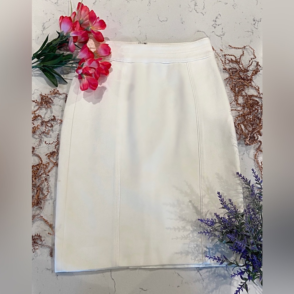 White House | Black Market White Pencil Skirt